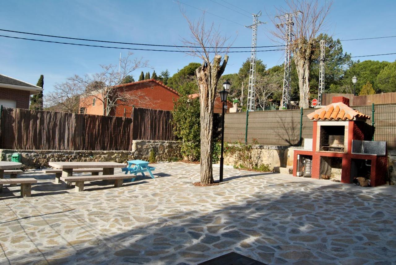 Complejo Casas Rurales Mansiones Y Villas Deluxe Collado Mediano Exterior photo