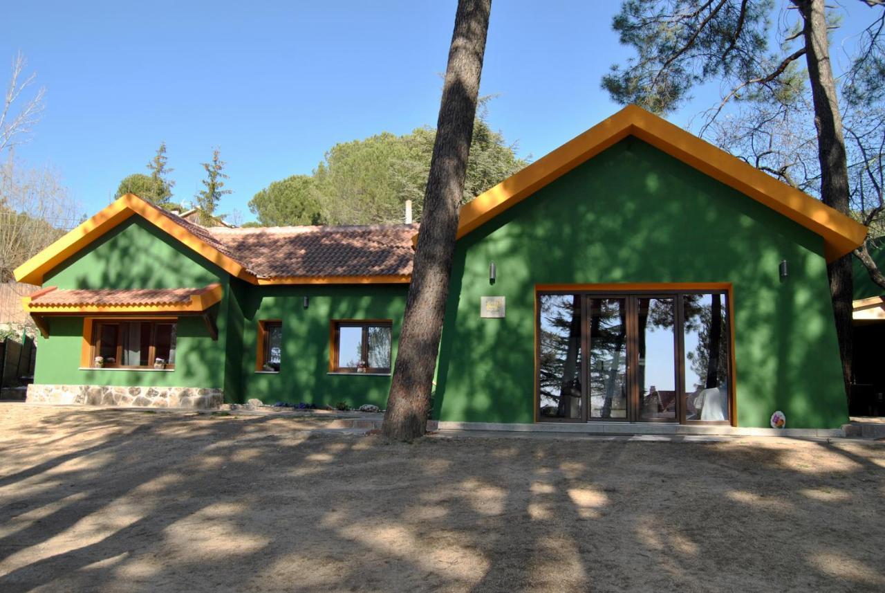 Complejo Casas Rurales Mansiones Y Villas Deluxe Collado Mediano Exterior photo