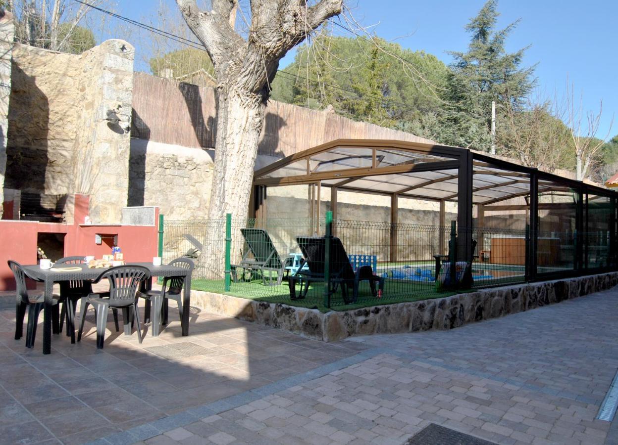 Complejo Casas Rurales Mansiones Y Villas Deluxe Collado Mediano Exterior photo